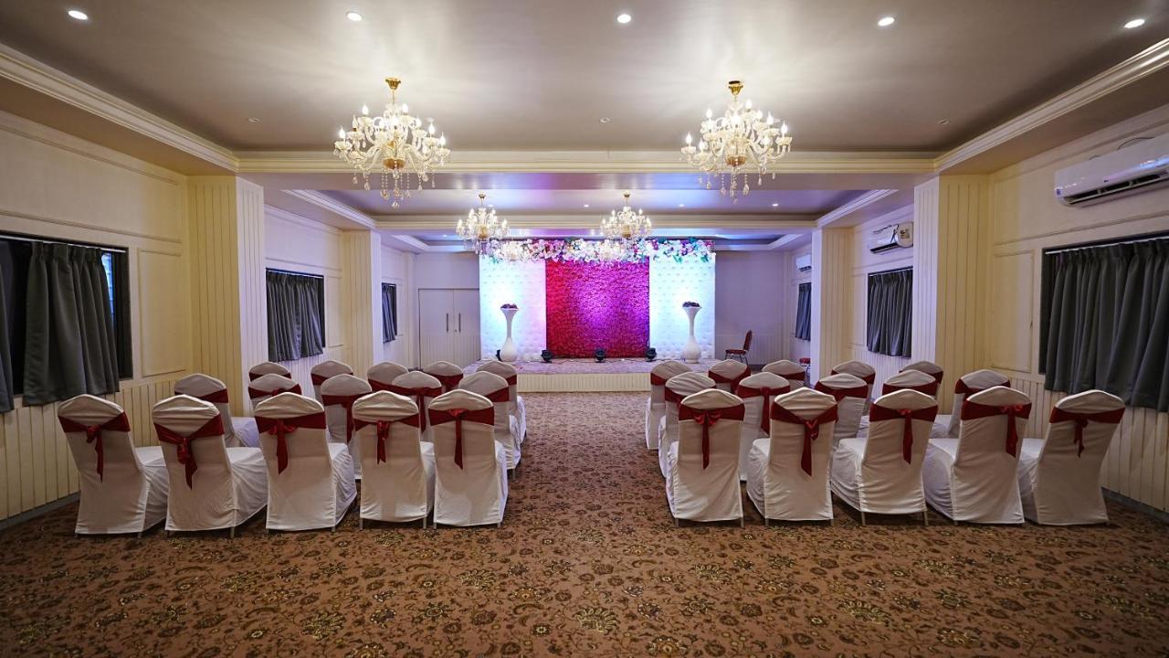 L P Regency, Hotel