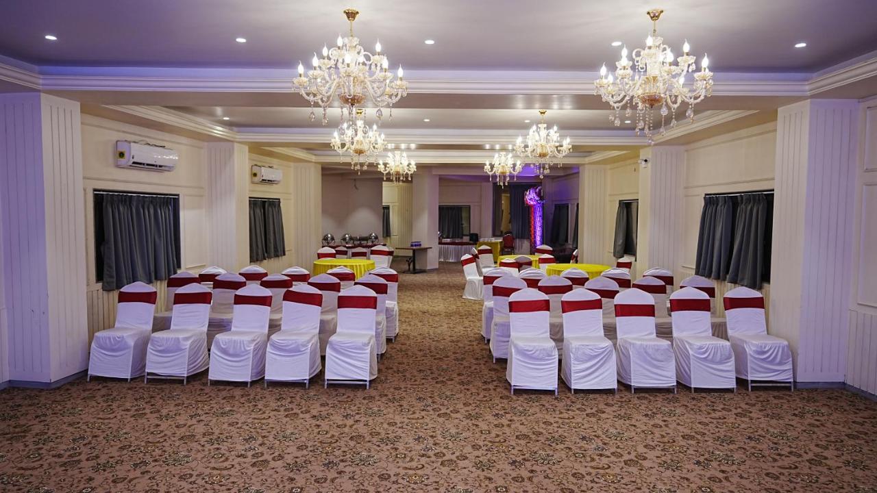 L P Regency, 3*