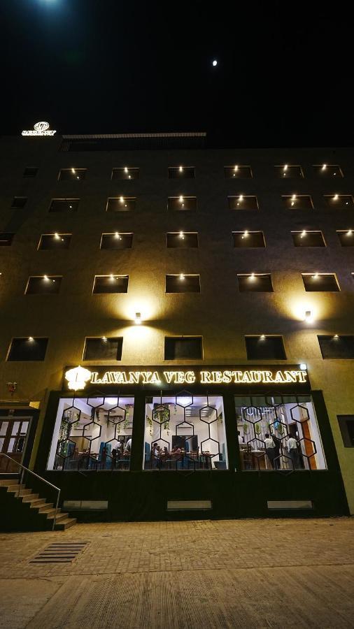 L P Regency, 3*