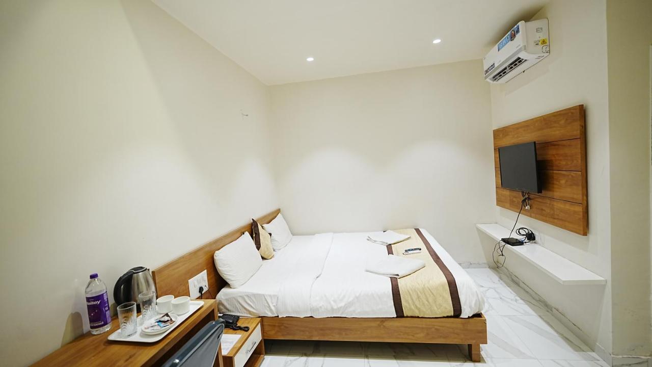 L P Regency, Hotel 3*