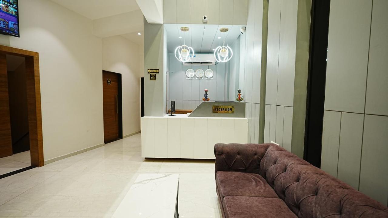 L P Regency, 3* Pune