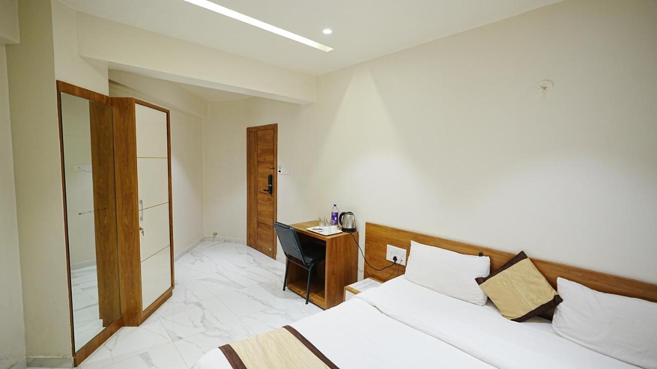 Hotel L P Regency, Pune