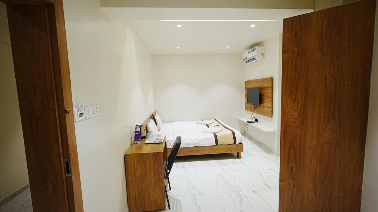L P Regency, Hotel 3*